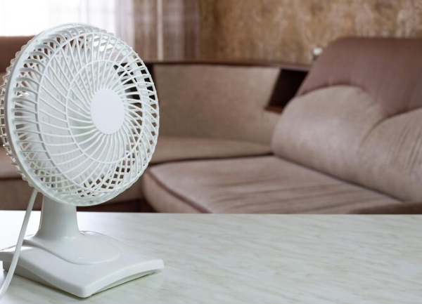 Entenda porque o ventilador de mesa pode ser uma melhor opção que o de coluna