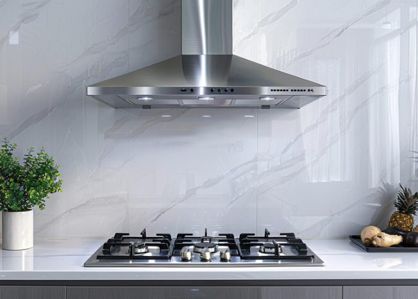 Coifa de parede realmente ajuda a evitar gordura e cheiro na cozinha?