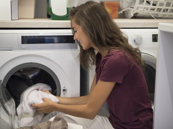 Como uma maquina de lavar pode ajudar a economizar tempo na rotina da casa?